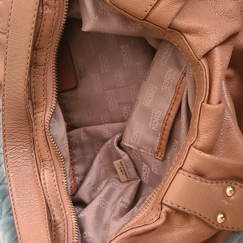 Michael Kors - Picture 2 of 3